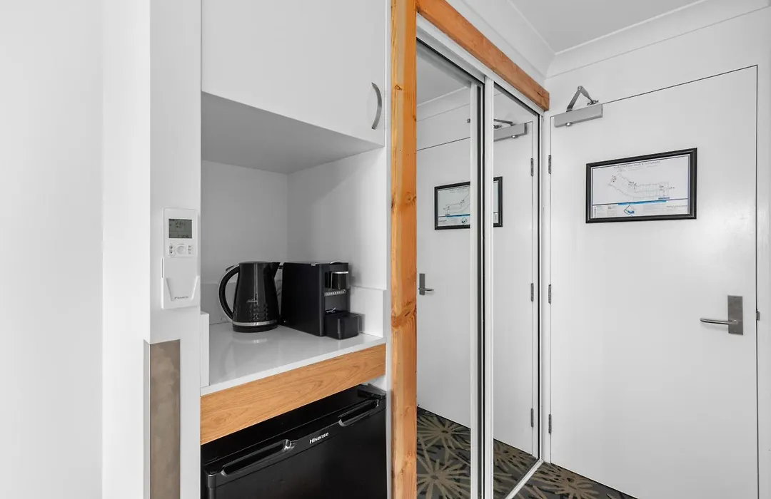 Airlie Beach Hotel-1